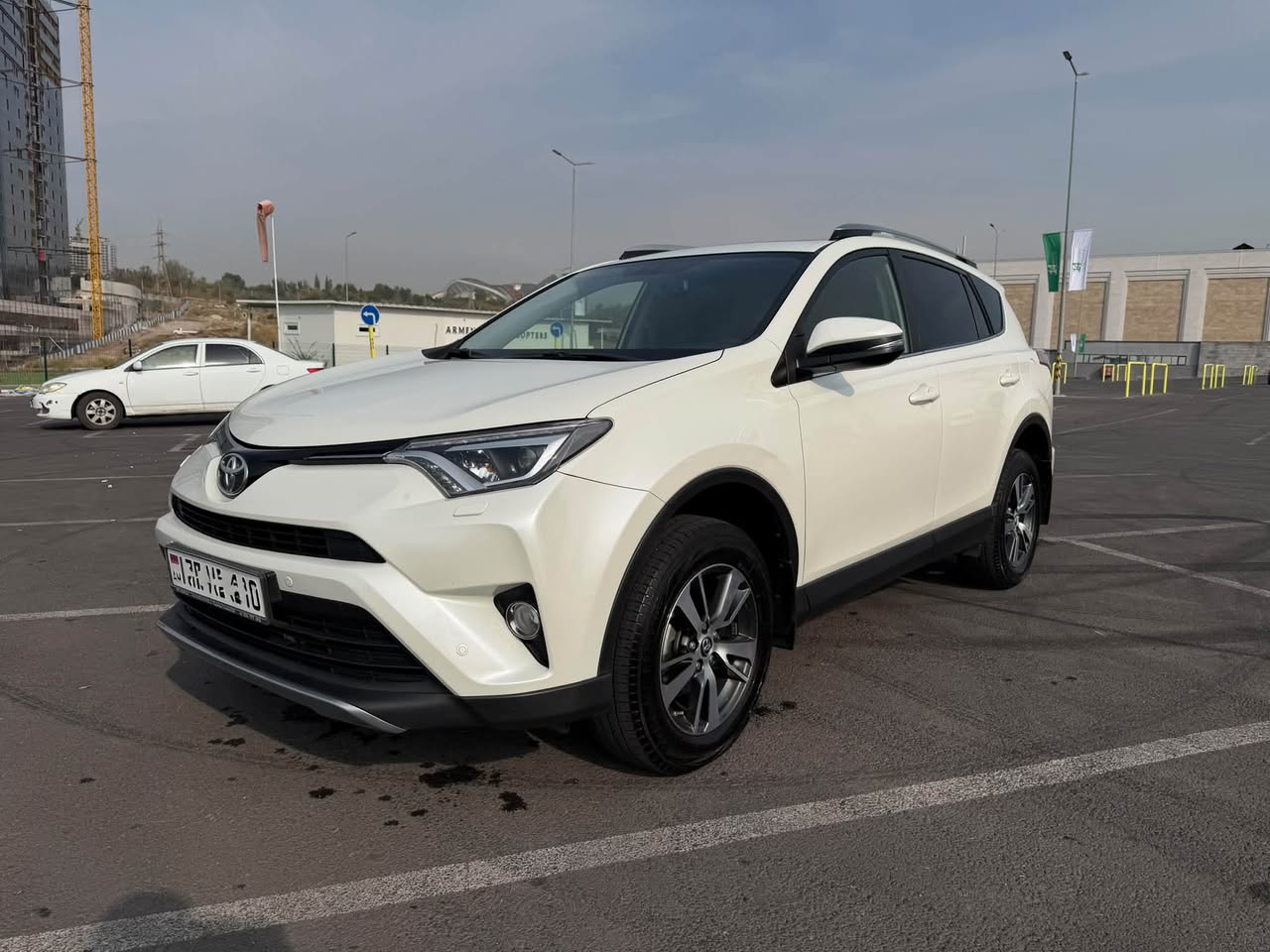 Toyota RAV4 2018 — 23,500$