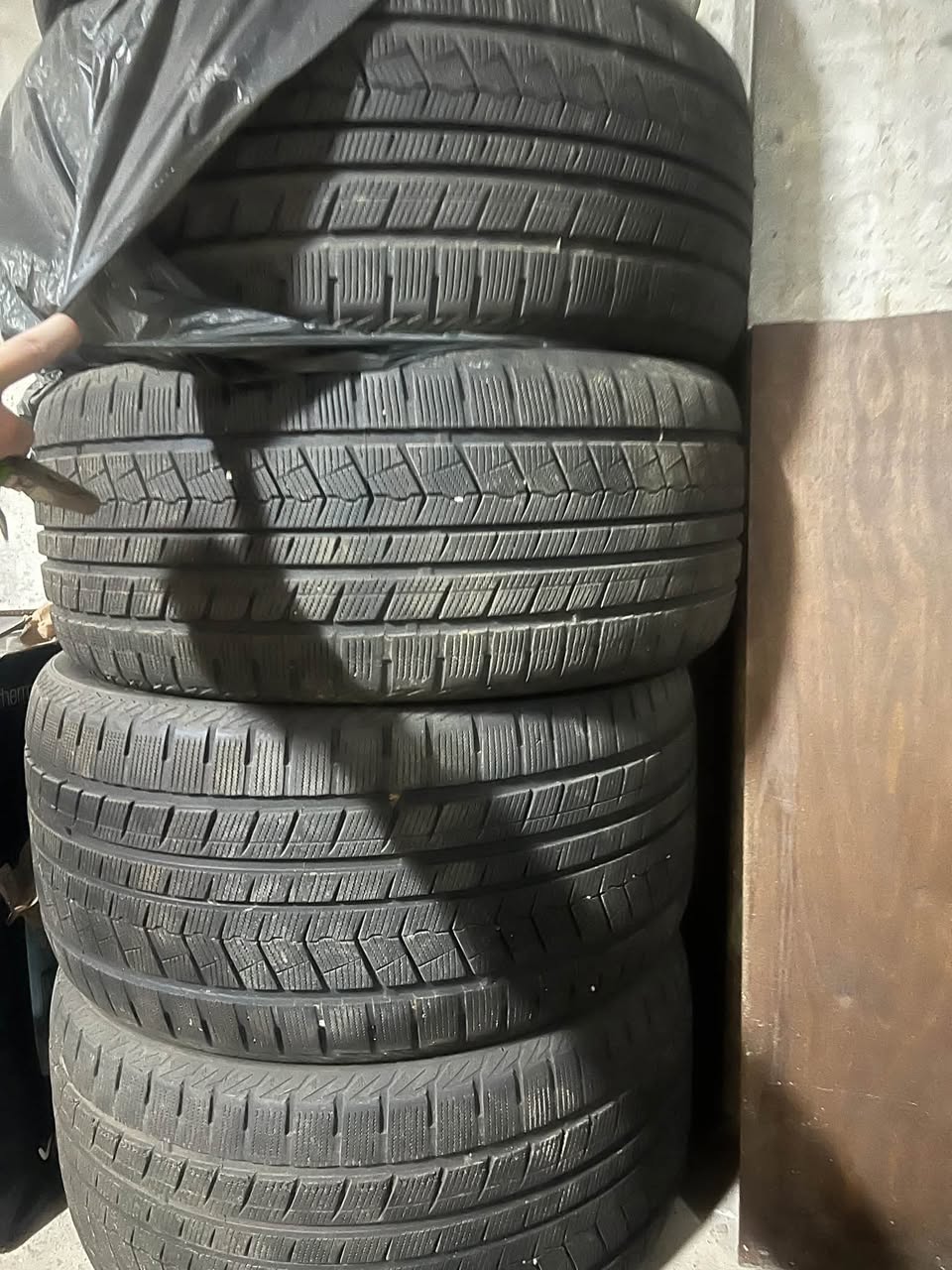 Greenlander winter tyres 315/35 R20, 275/40 R20