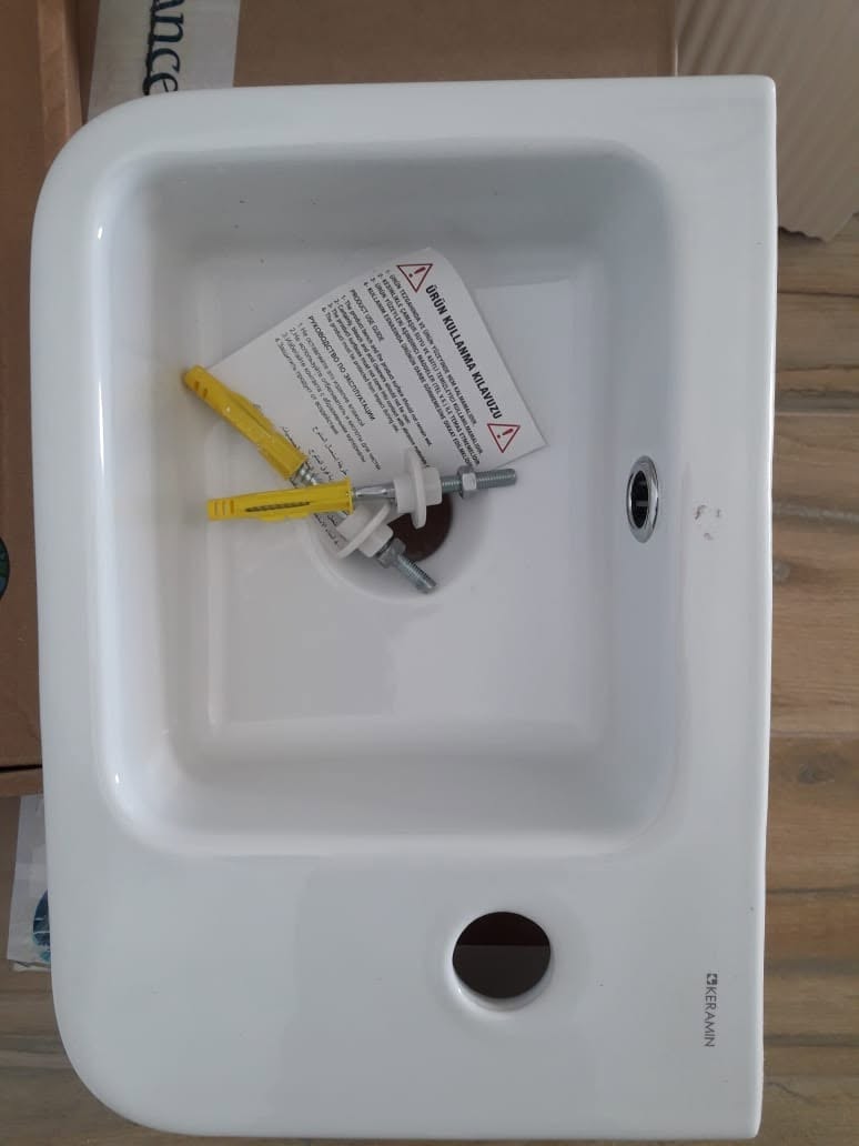 Yeni Keramin lavabo ve aksesuarları