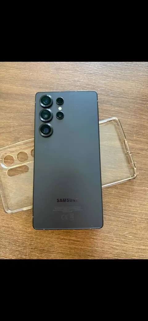 Samsung Galaxy S25 Ultra 12/256, çentiksiz