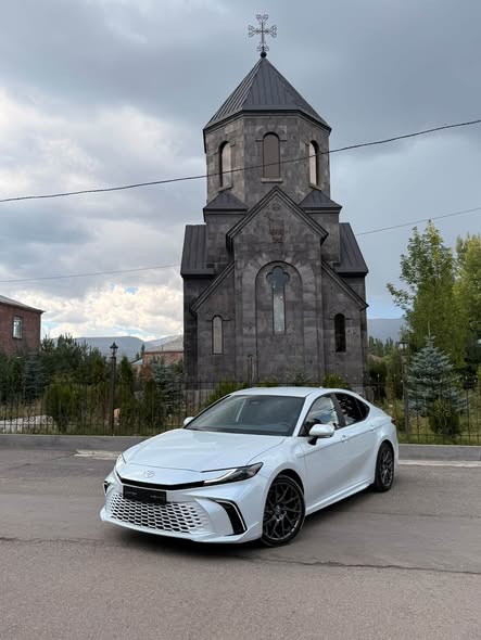 Toyota Camry 2025 — 39,500$