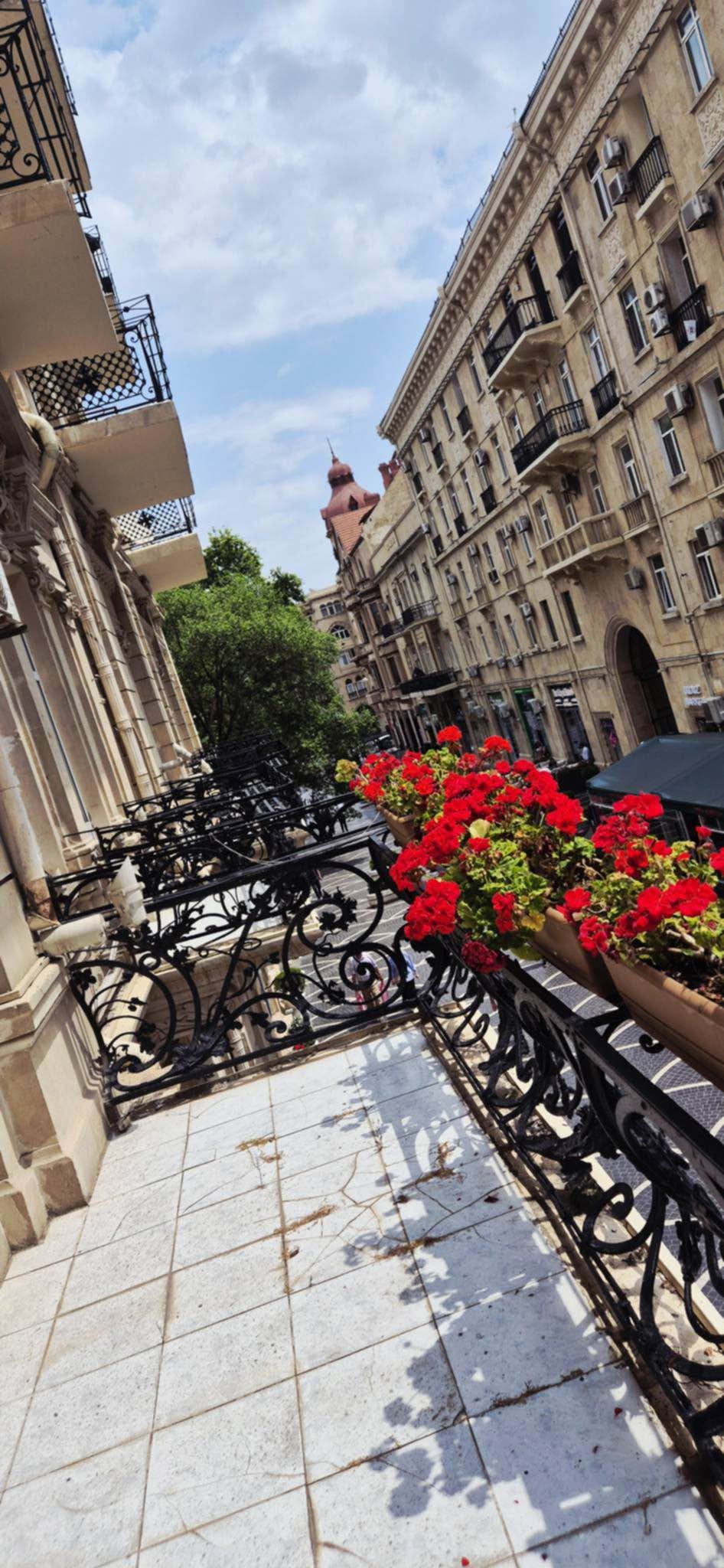 A unique two-level vintage apartment is for rent — 1,400₼