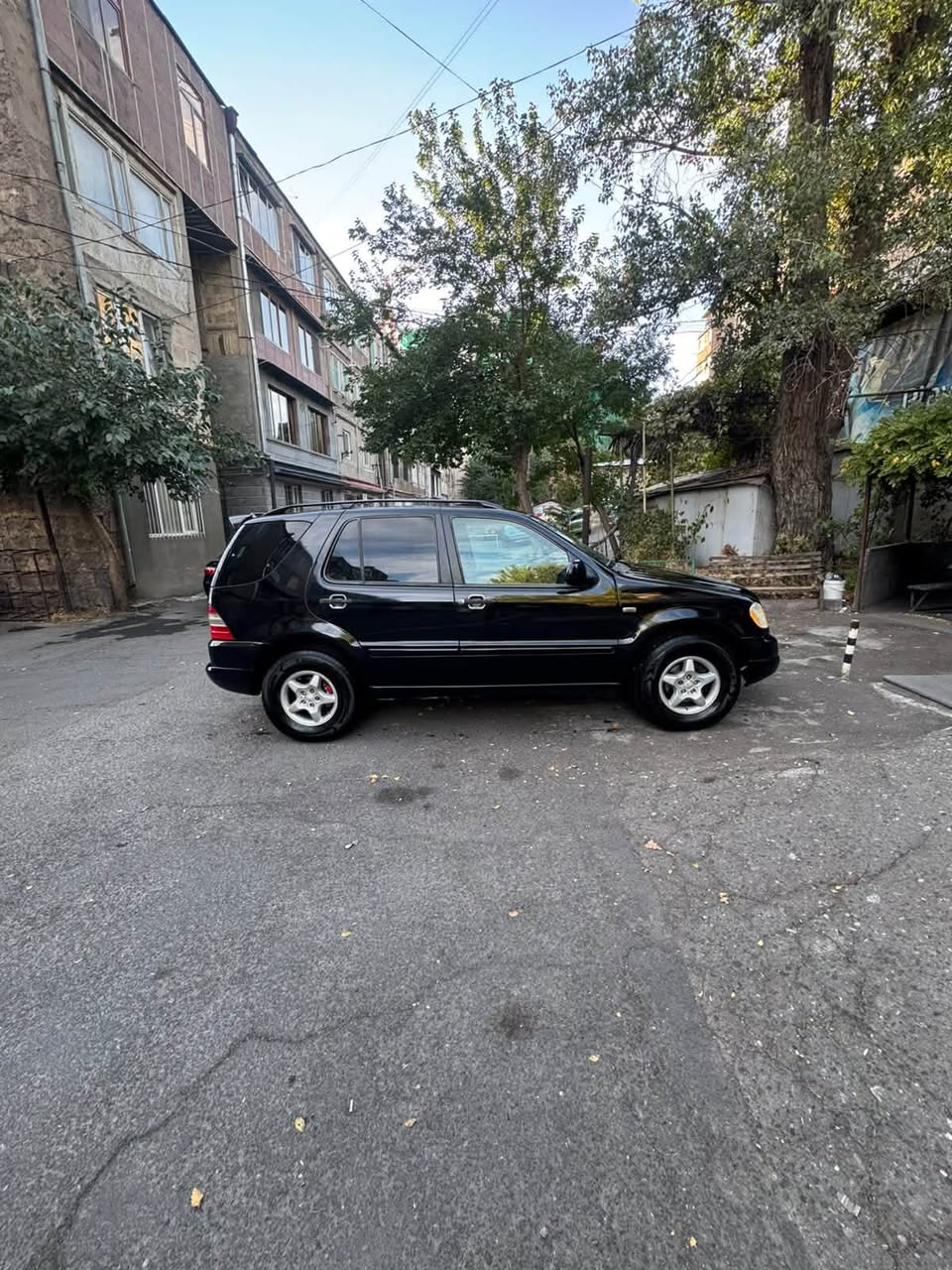 ML ML 320 1999 — 4,500$