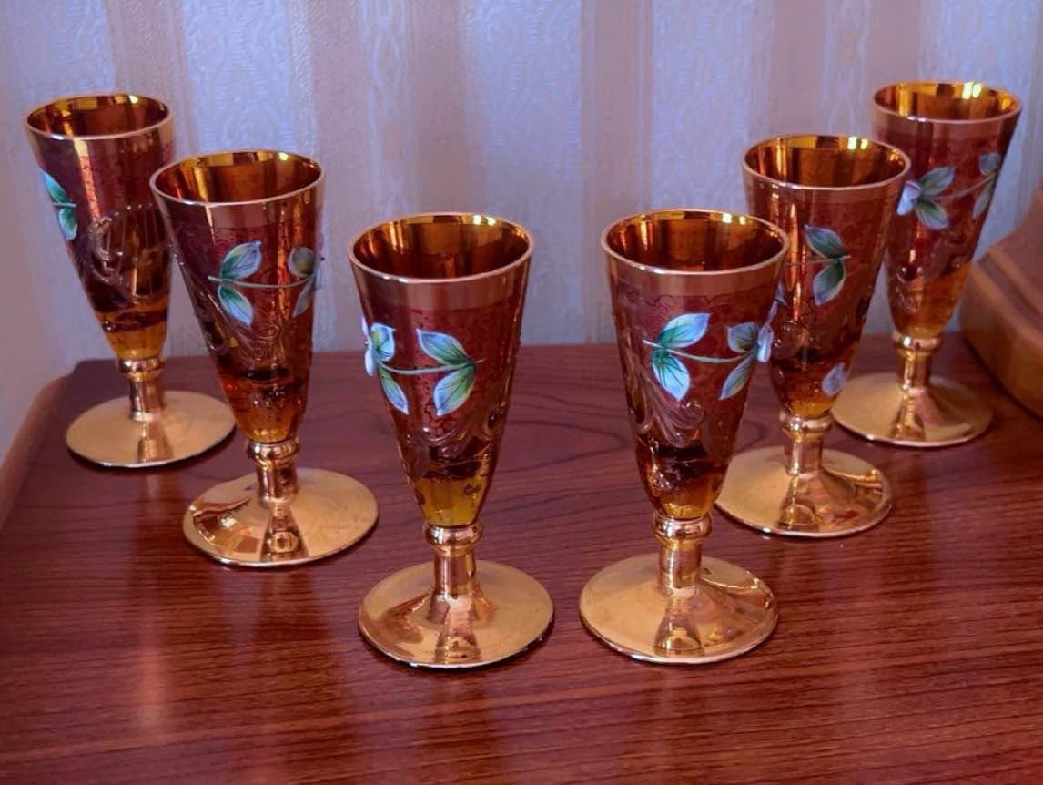 6 pieces of decorative rumka set