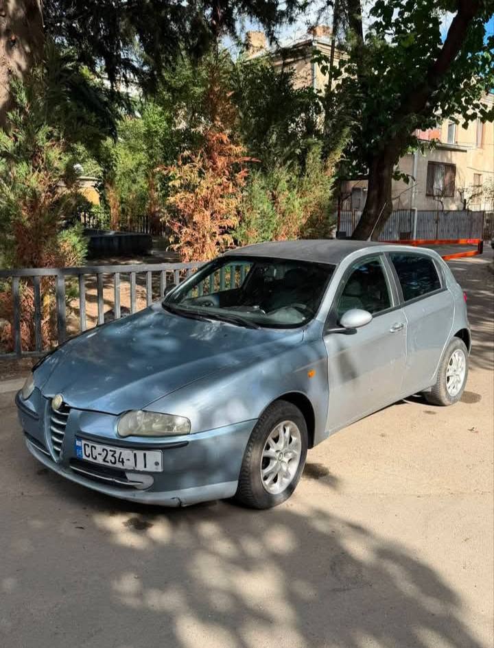 Satılık: 2002 model, 1.6 benzinli, manuel - 1,200$