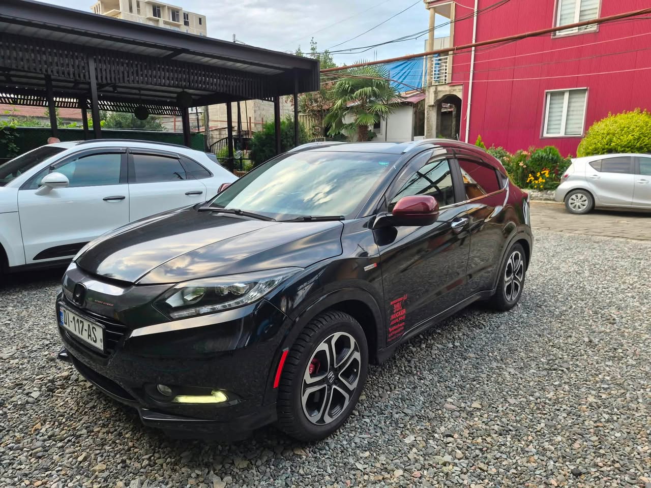 Honda Vezel 2014 — 8,000$