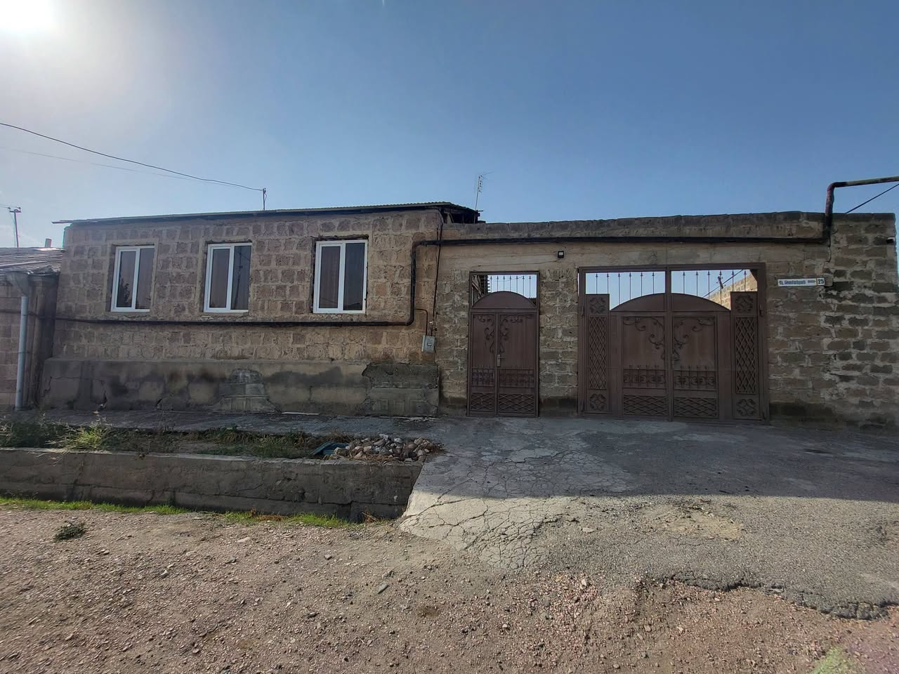 Ev, Artaşat