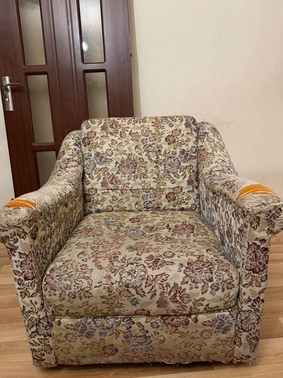 Bazkat çiçəkli parça ilə