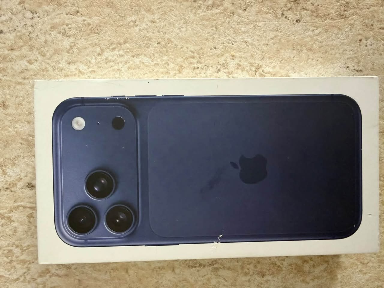 Iphone 17 Pro Max, is in Germany — 3,200₾