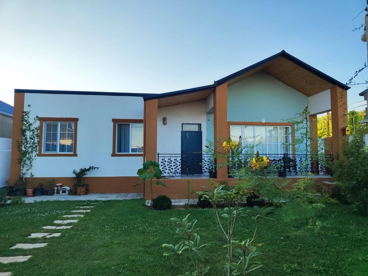 Həyat evi, Bakı - 210,000 Manat