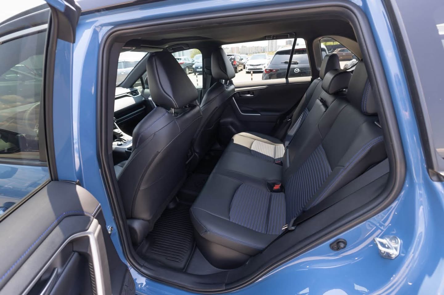 2023 toyota rav 4 hybrid.win:2T3E6RFV5PW043900 აირბაკგაუხსნელი,მცირე