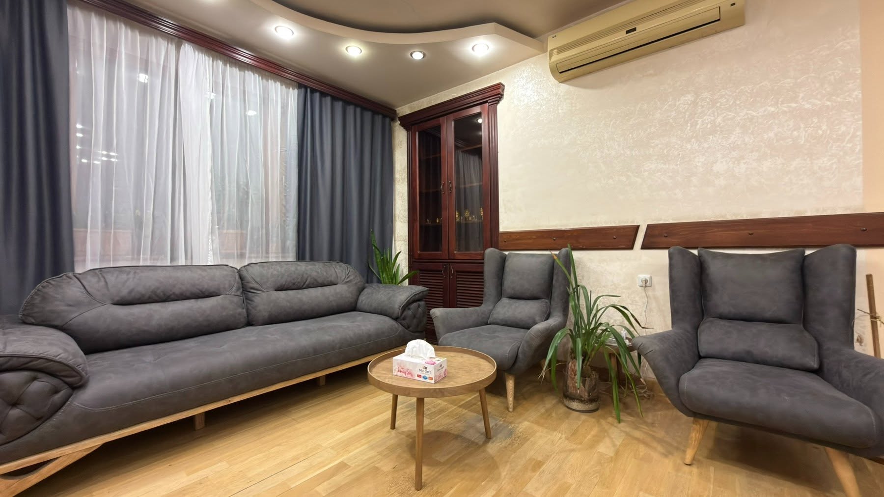 Satılır 4 otaqlı mənzil, İrəvan — $170,000