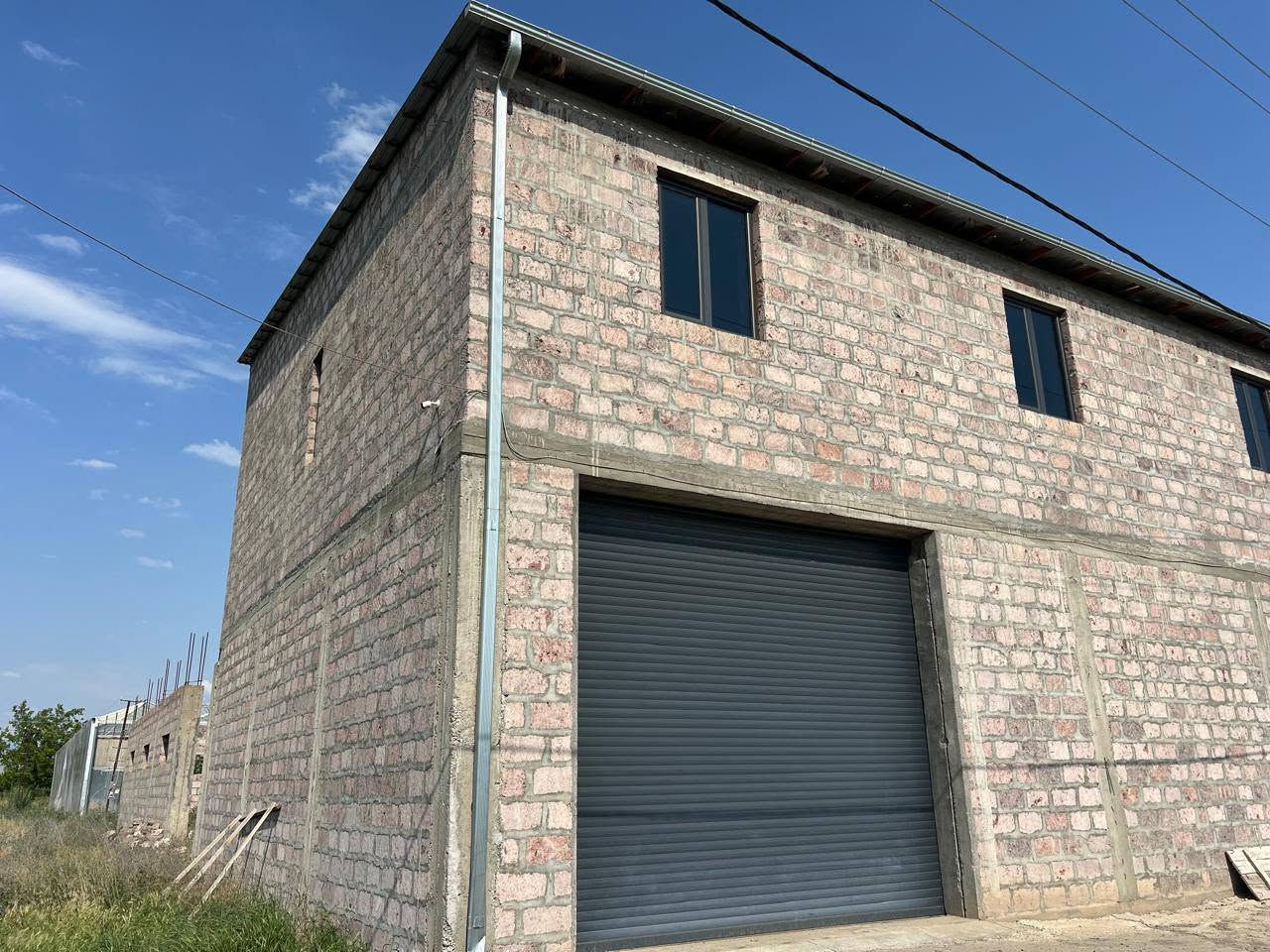 Ticari alan, Masıs — $170,000
